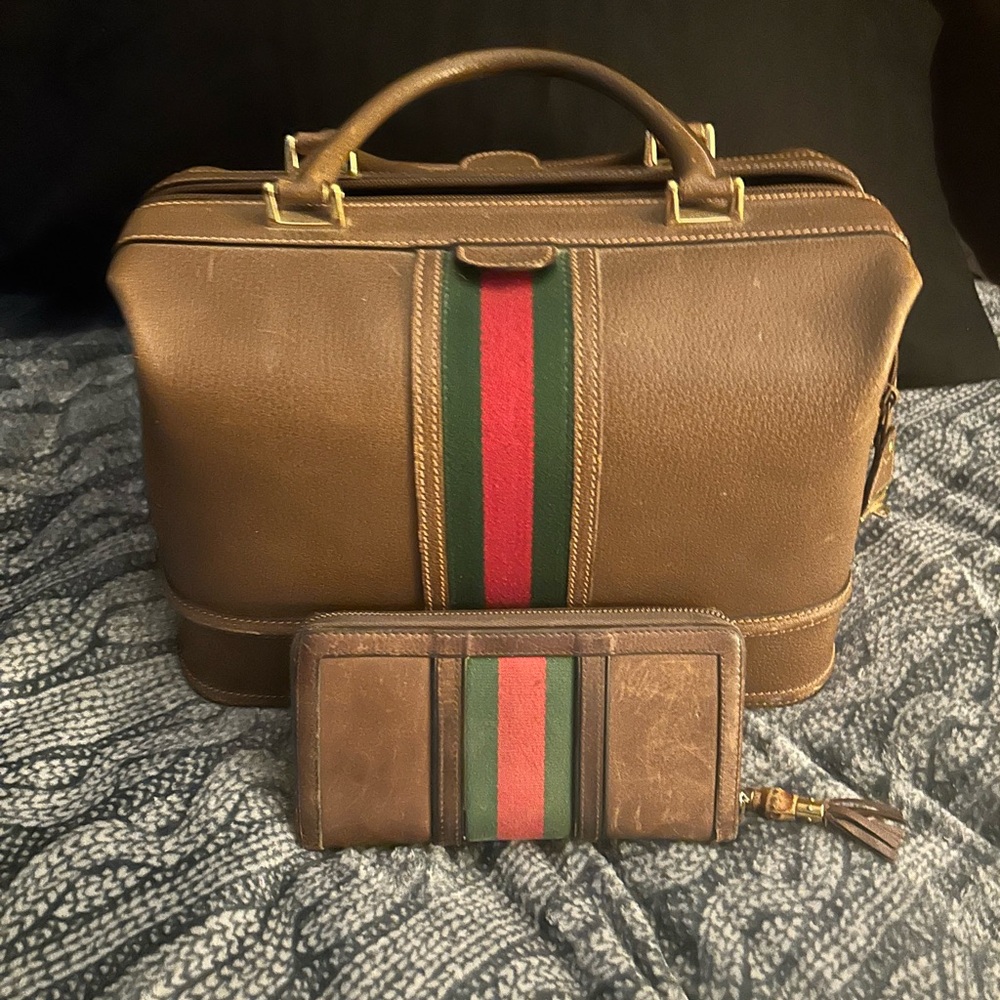 Gucci purse and wallet
